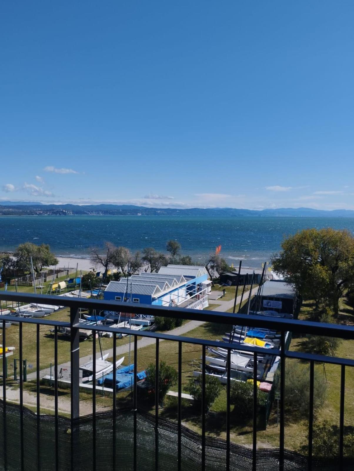 Appartamento Luxury Vista Mare Per 6 Persone A Marina Julia Exterior foto